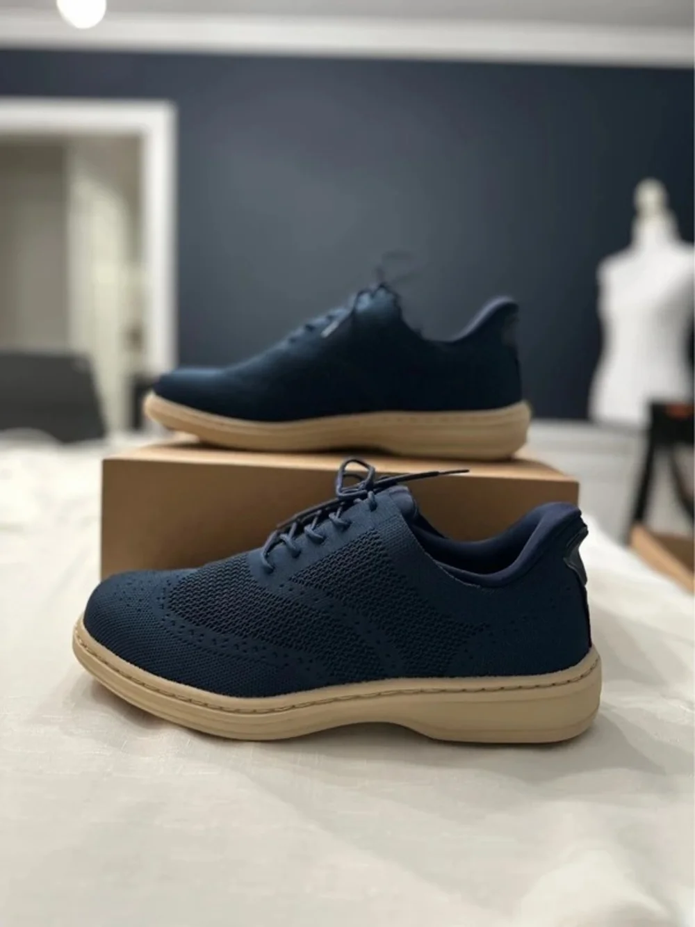 NEW WITH TAGS Orthofeet Men's Rex Hands Free Sneakers Size 10 Medium